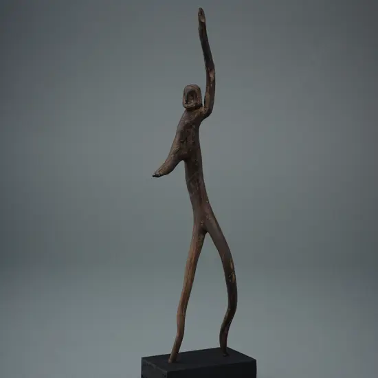 Papua New Guinean wooden figure,